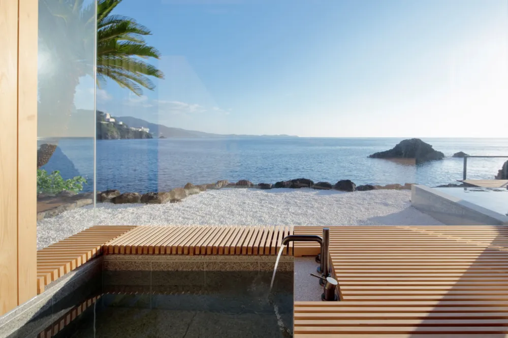 Cliff House -岸壁の景-