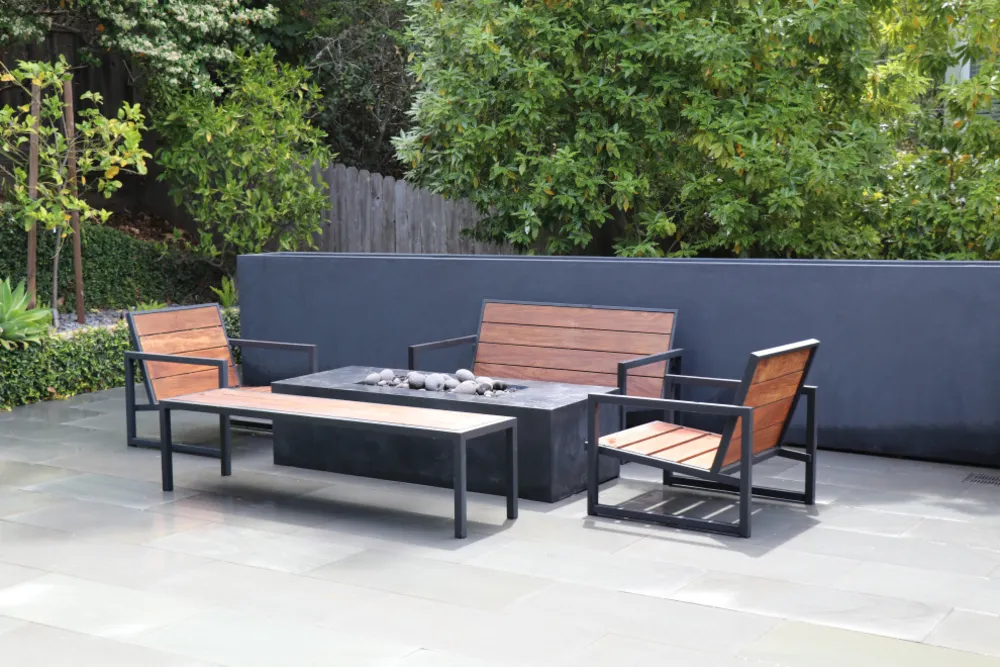 Posti a sedere moderni e privati per il focolare