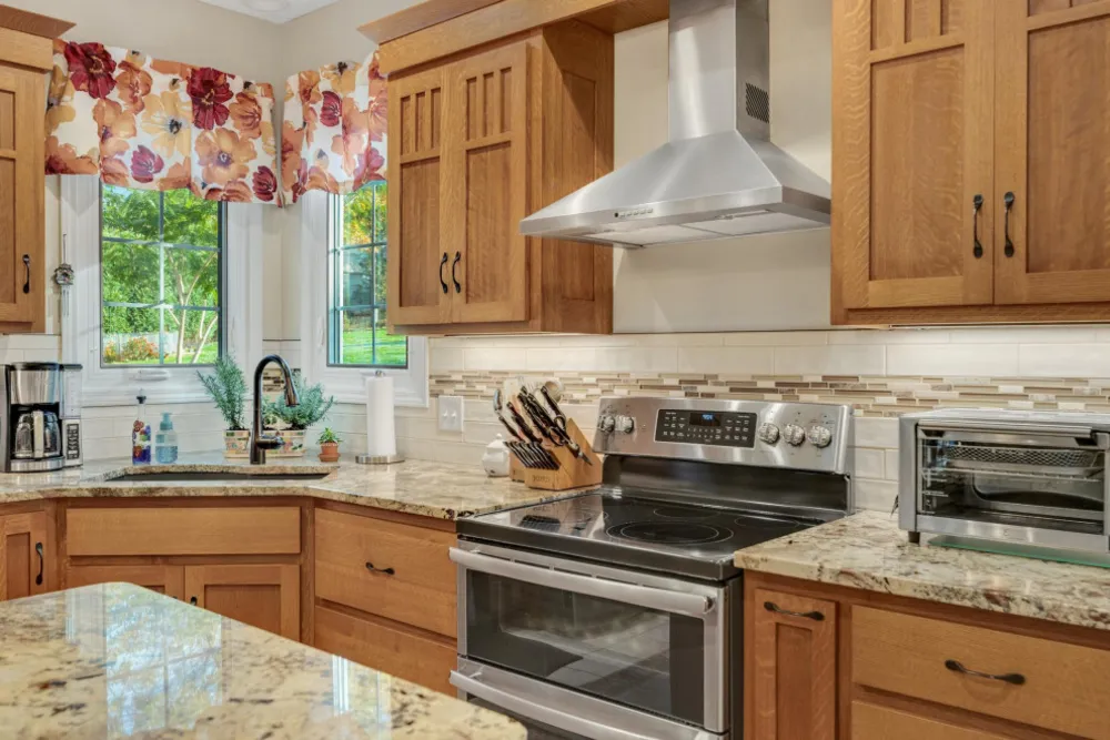 Muokattu tammikaappikeittiö