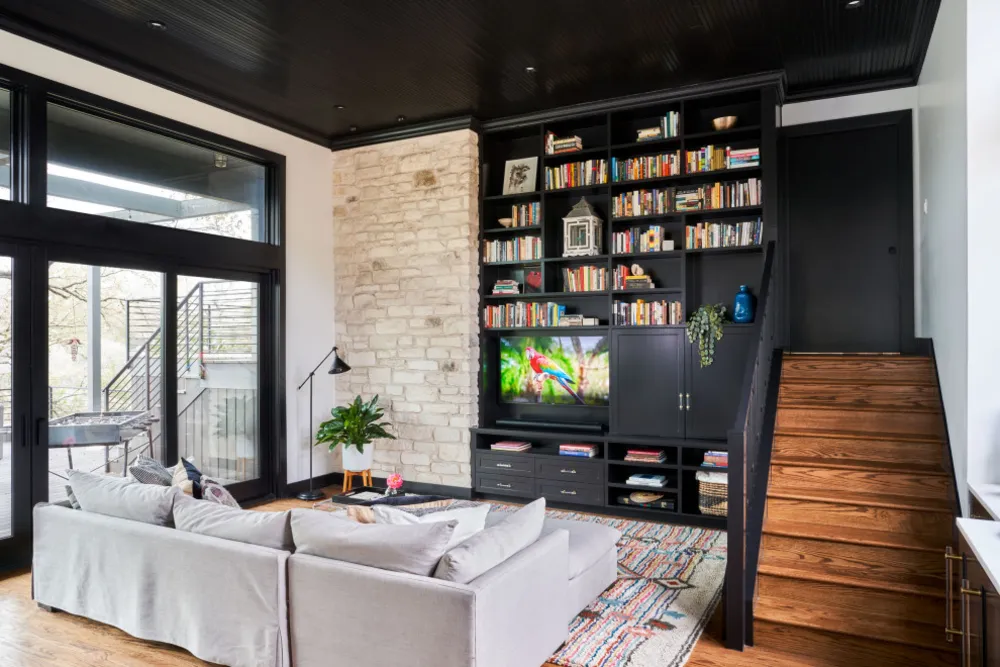 Barton Creek Family Room & Outdoor Living