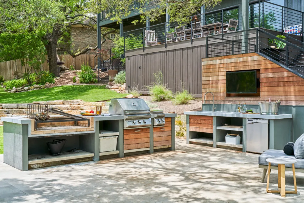 Barton Creek Family Room & Outdoor Living