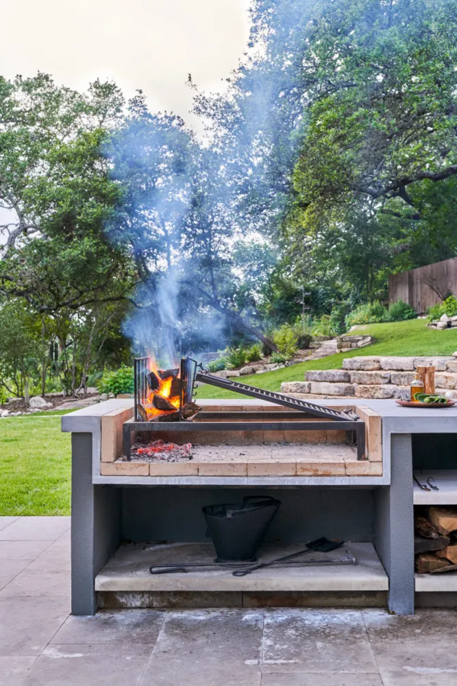 Barton Creek Family Room & Outdoor Living