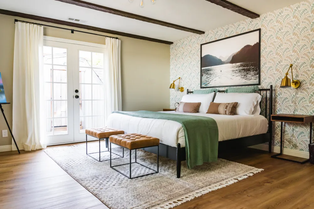 Художественная спальня в каюте