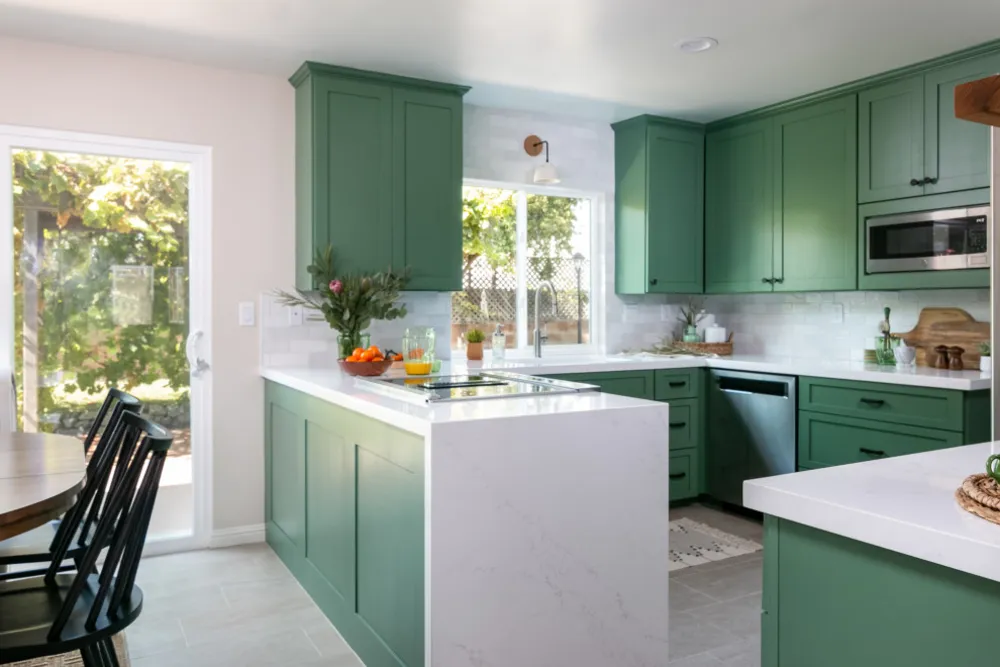 English Holly Kitchen