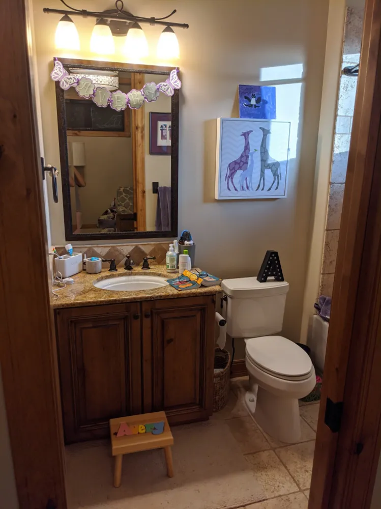 Koupelna týdne: Osvěžení vyrůstat s mladou dívkou