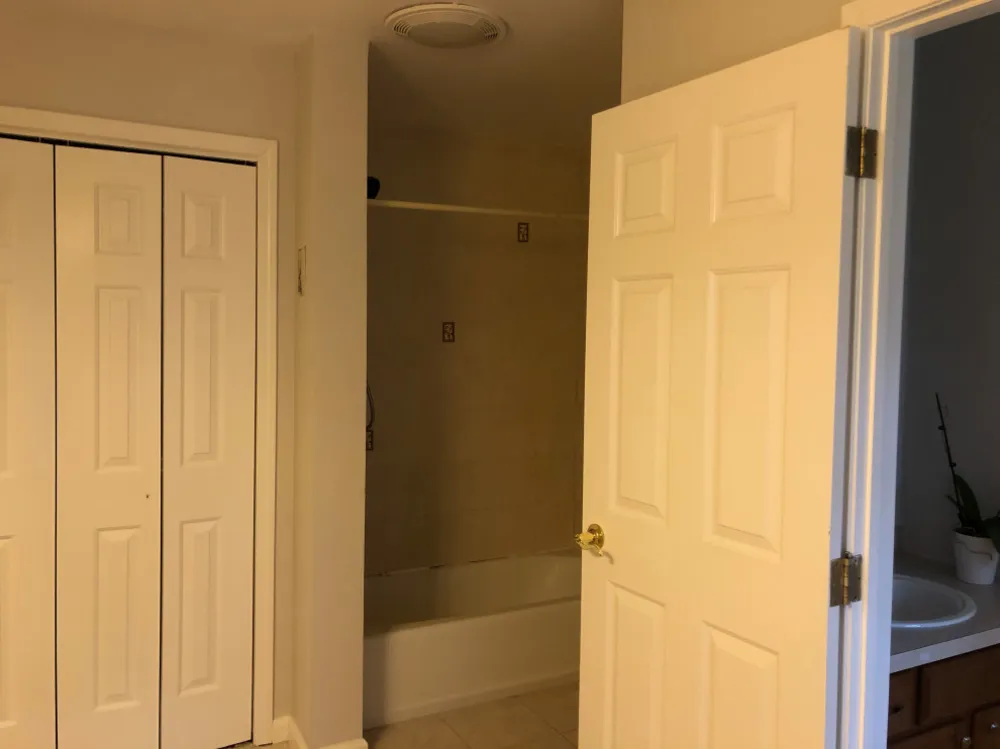 Spokojny luksus w Needham, MA Master Bathroom