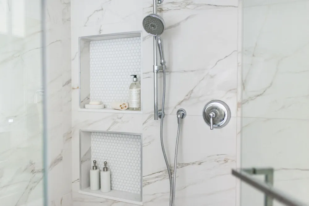 Květnová přestavba koupelny na ulici