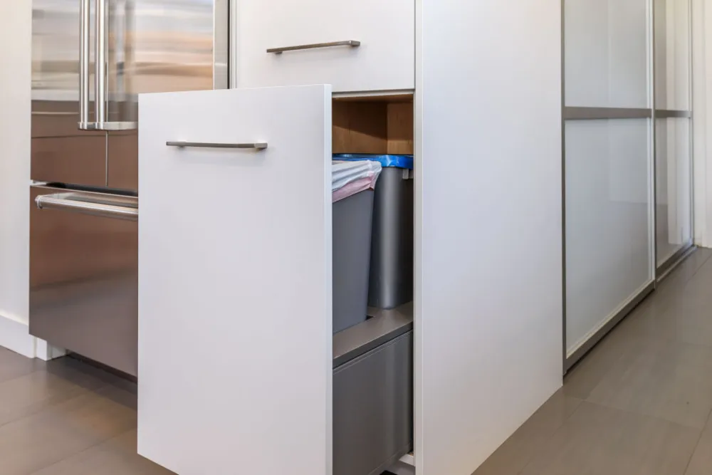 Samtidig tofarget kjøkken