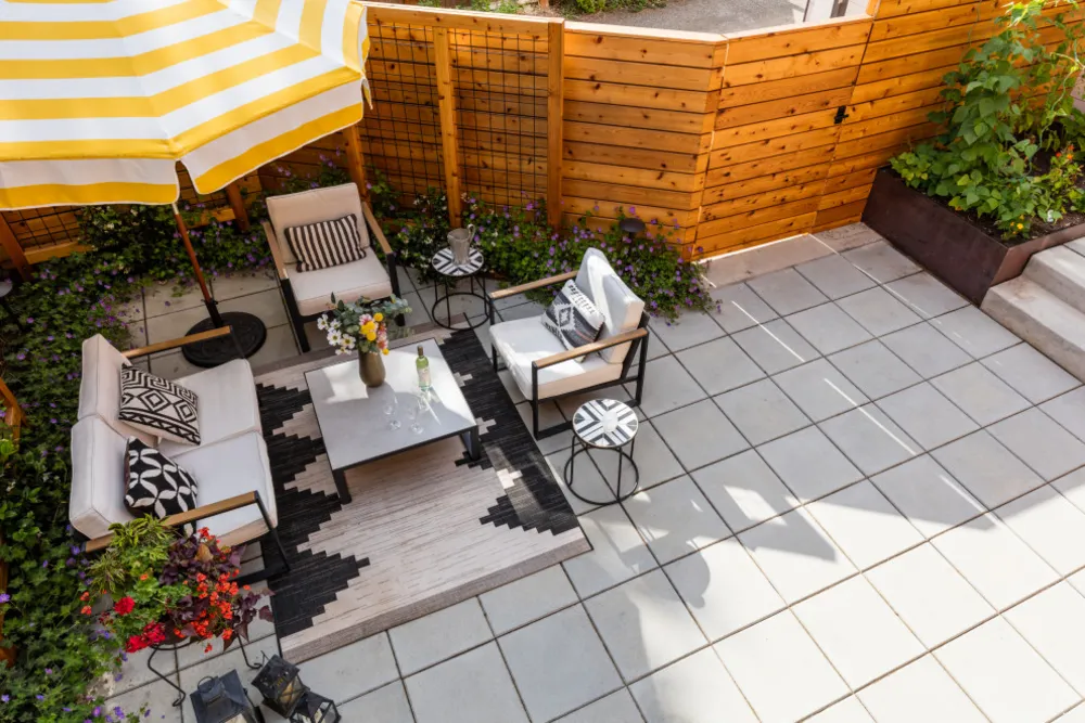 Laurelhurst Courtyard