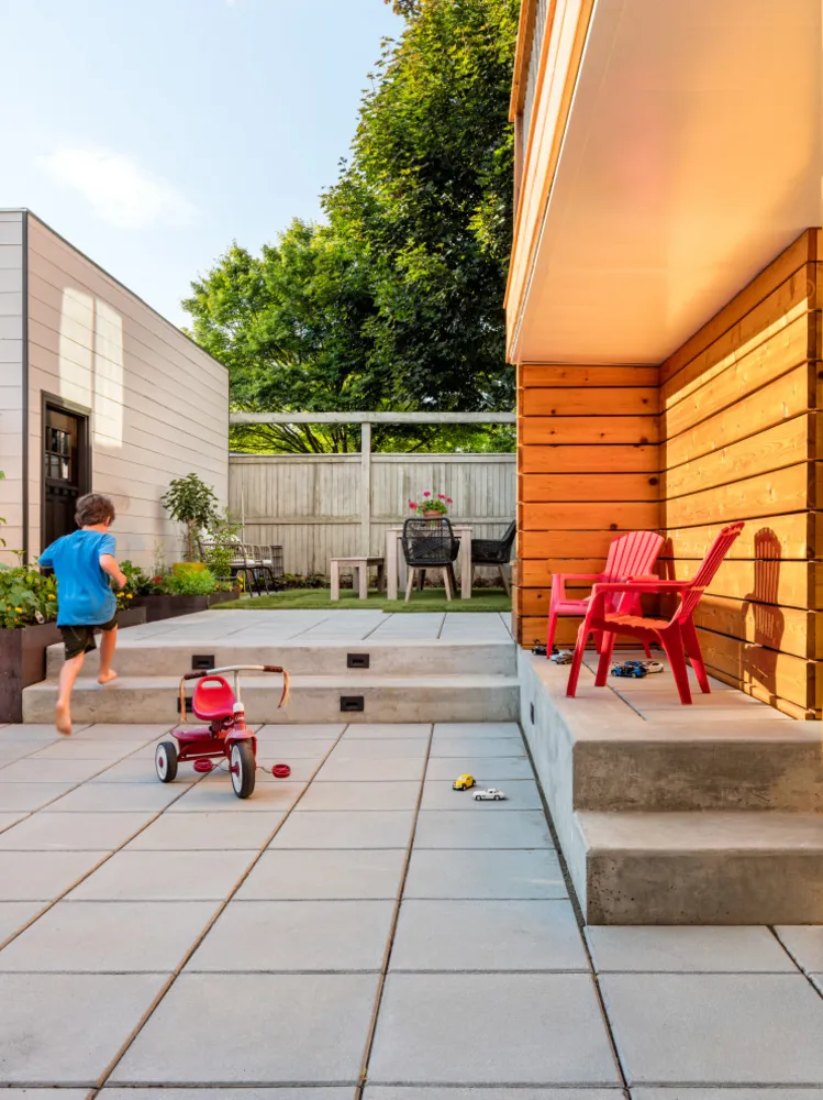 Laurelhurst Courtyard