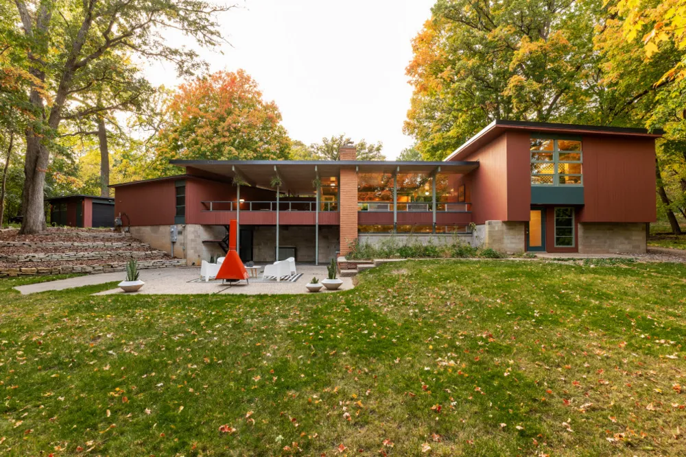 Wayzata Mid-Century Modern Whole Home Restauro