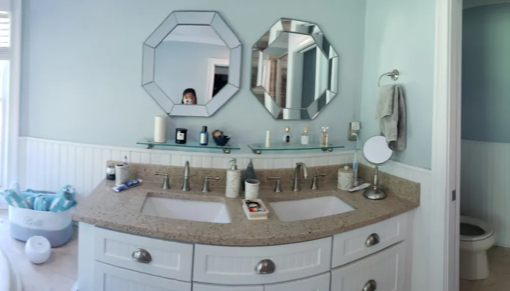 Amber Fresh Nowoczesna łazienka główna w wiejskim domu