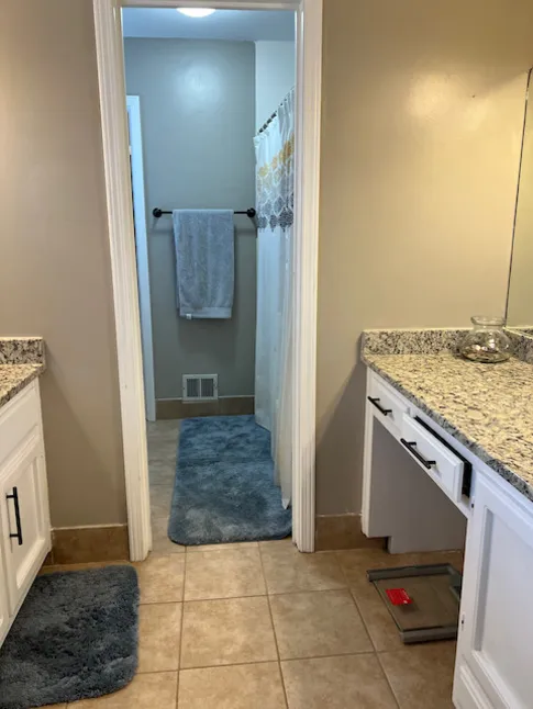 Baño de la semana: estilo de cabaña con elegancia elevada