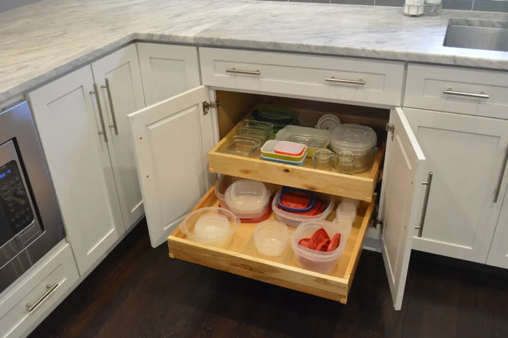 Wspaniała szaro-biała kuchnia