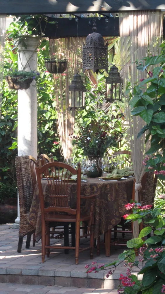 Outdoor Holiday Table