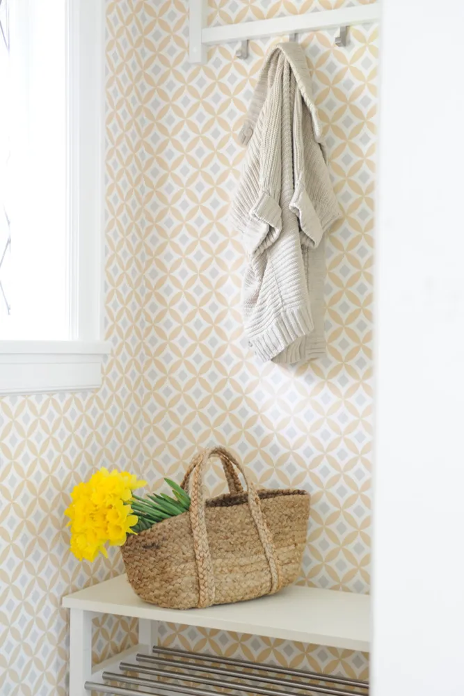 Skandinavisk inspireret familiehjem - frontindgang, køkken og spisestue