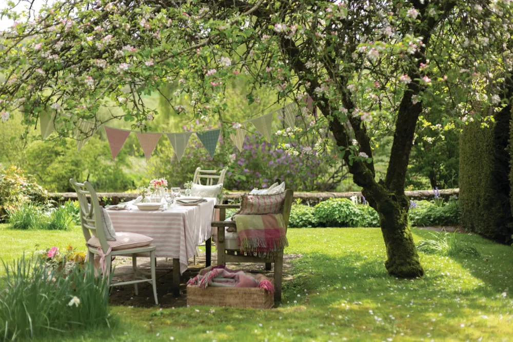 Shabby-chic Style Garden
