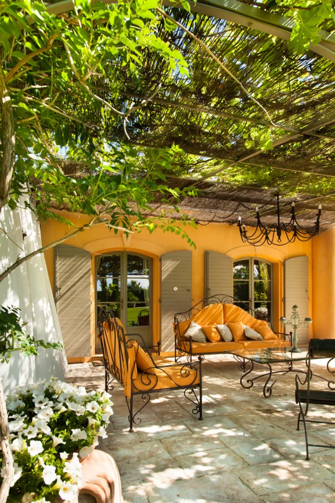 Mas typiquement provençal