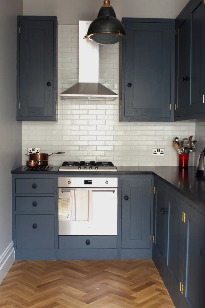 Et industrielt shaker køkken