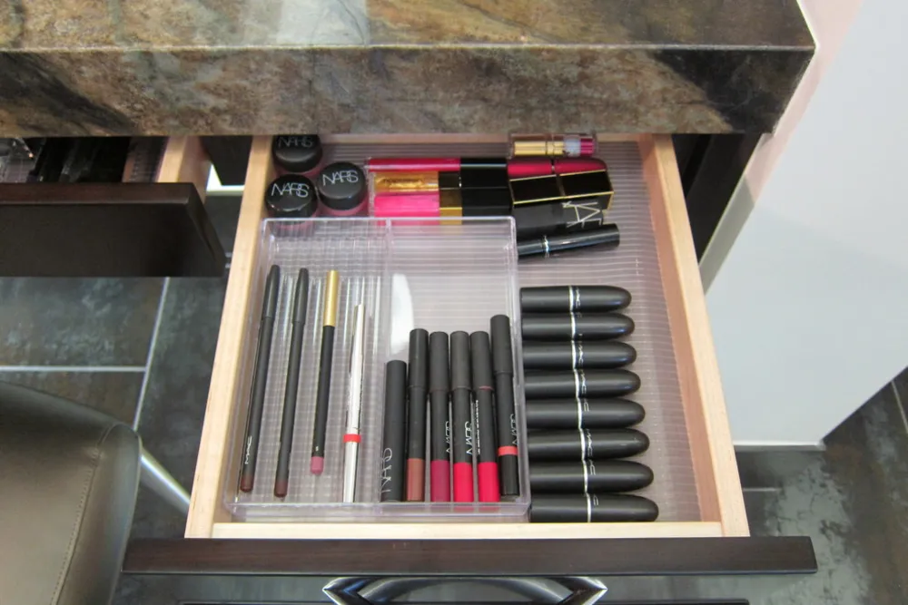 Организованные ящики для ванной