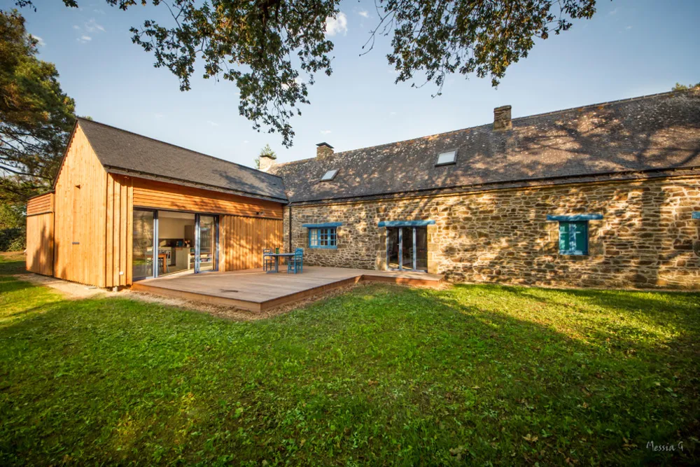 Extension bois d'une longère en pierres