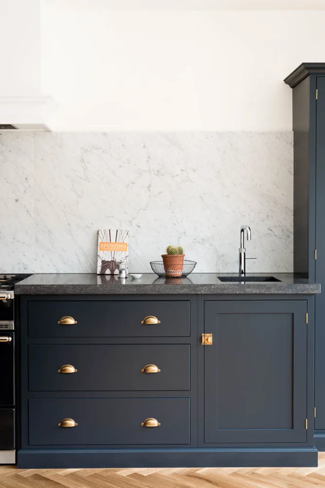 The Victoria Road NW6 Kitchen by deVOL