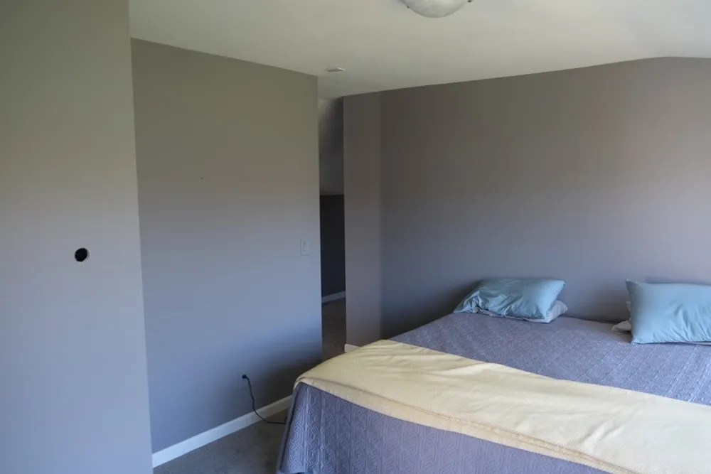 r.o.t.d. Hurst Avenue Residence -- потрібно написати запитання