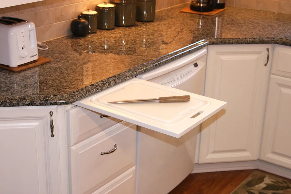 Кухня в стилі котедж