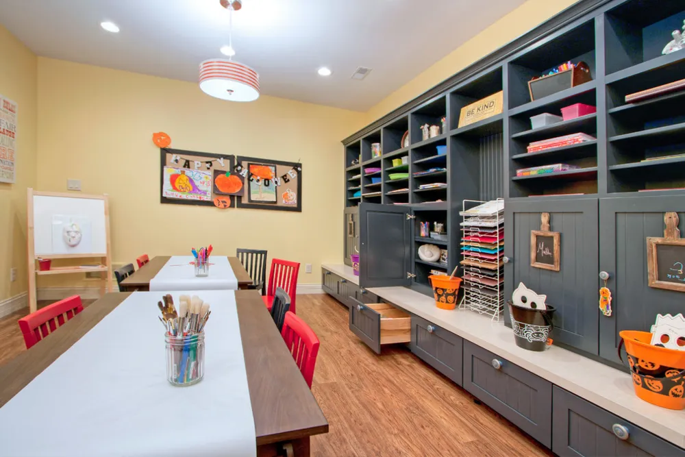 Pracownia pakowania prezentów i robótek ręcznych dla dzieci