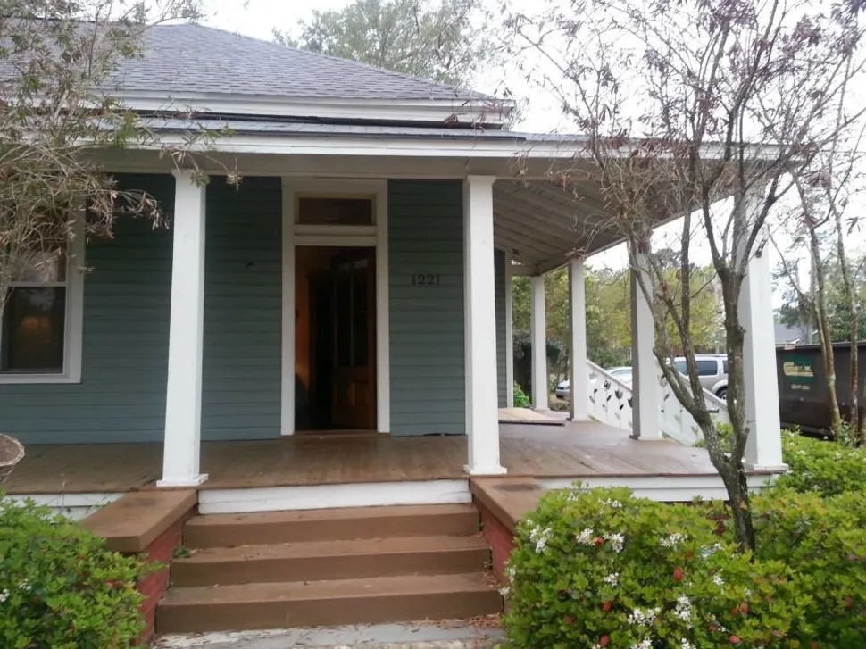 Ugens Porch: Restoring History in Florida