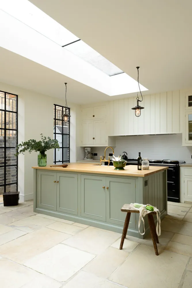 The Islington N1 Kitchen by deVOL