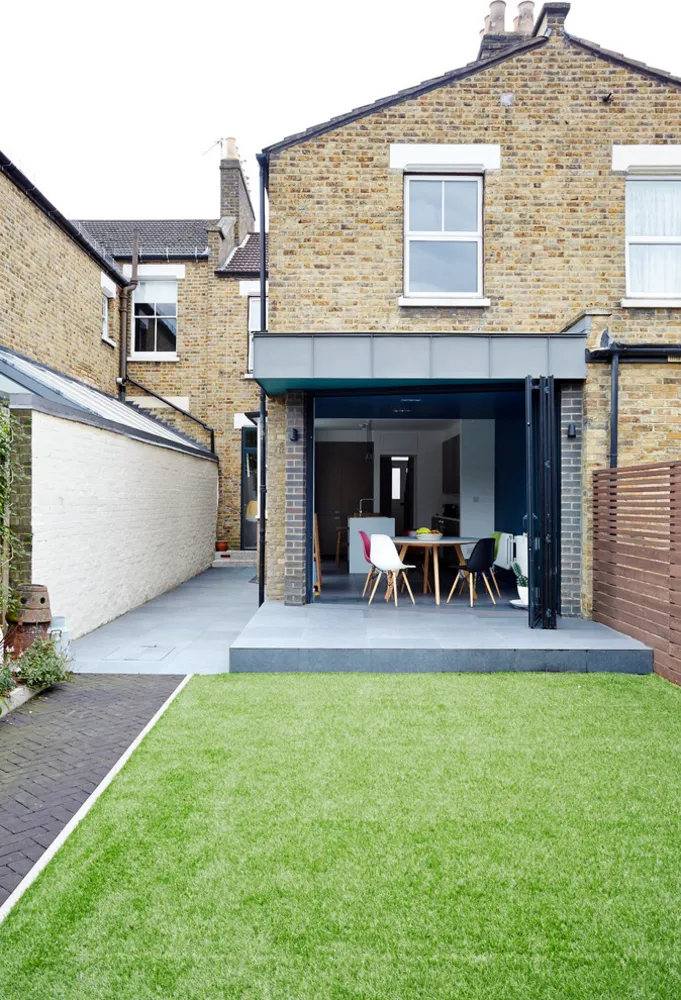 8. Extensión trasera