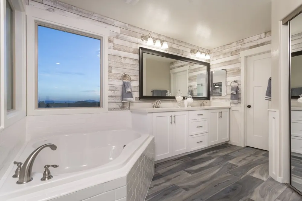 Bellago Homes Interiors - Master Bath s Centennial Woods' Sundance Reclaimed
