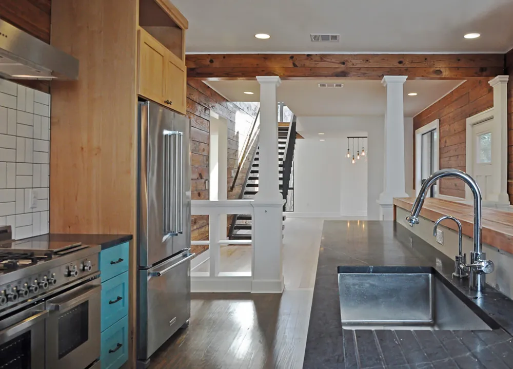 Hyde Parkin bungalowin kunnostus ja lisäys