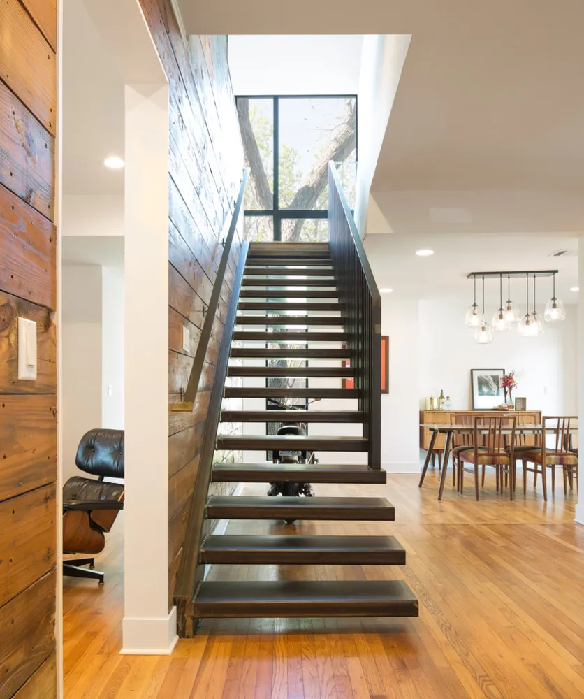 Hyde Parkin bungalowin kunnostus ja lisäys