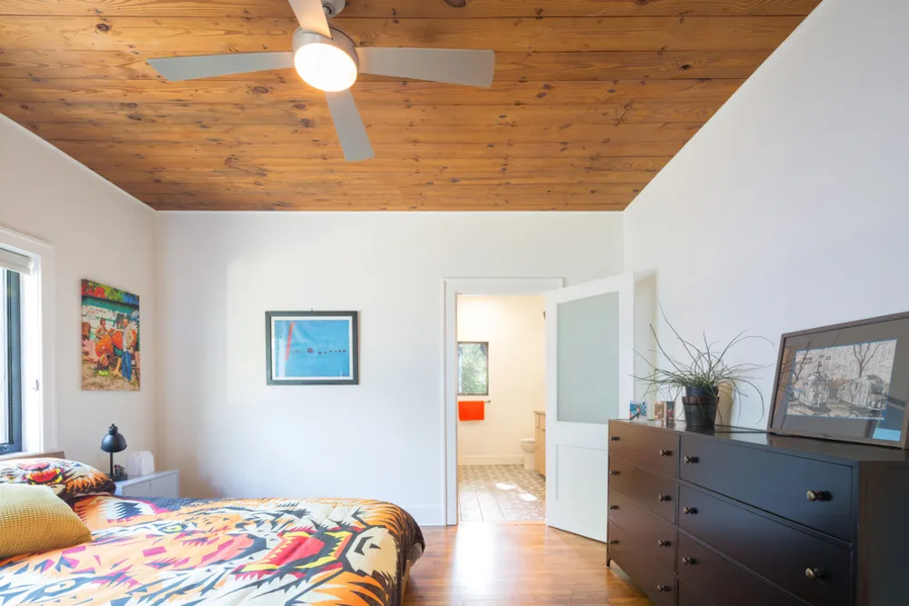 Hyde Parkin bungalowin kunnostus ja lisäys