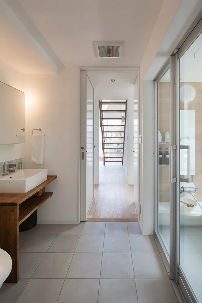 趣味の絵画を楽しむ家