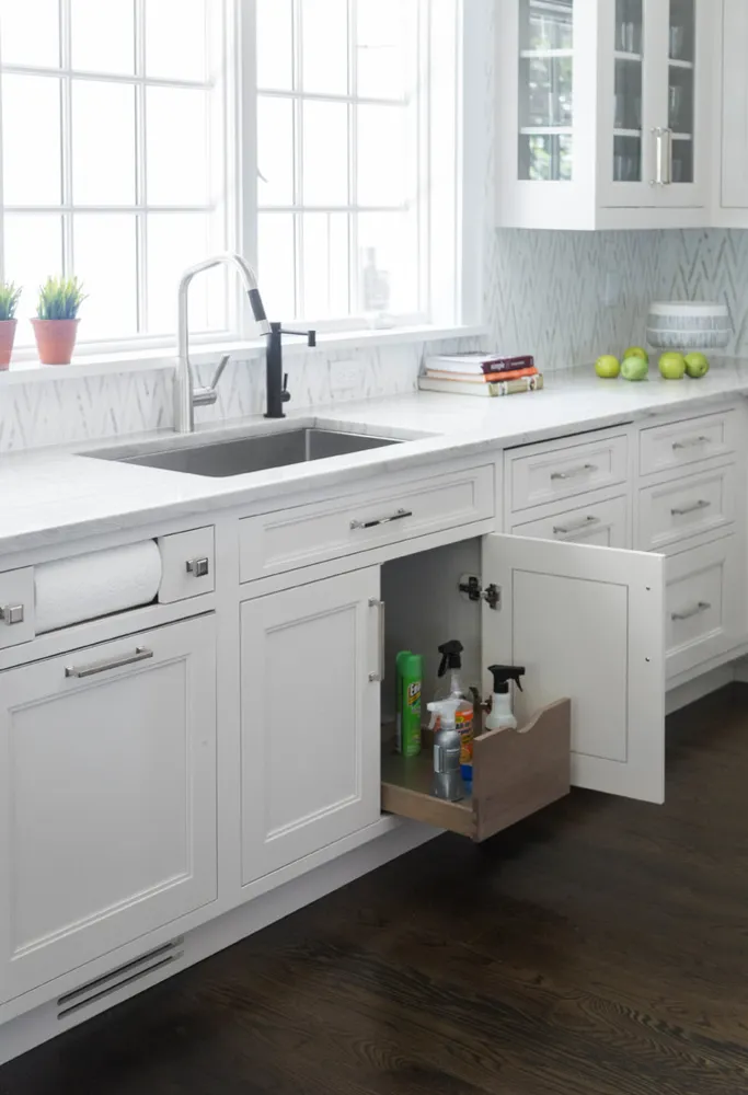 Castal Chic in Shore Acres Mamaroneck
