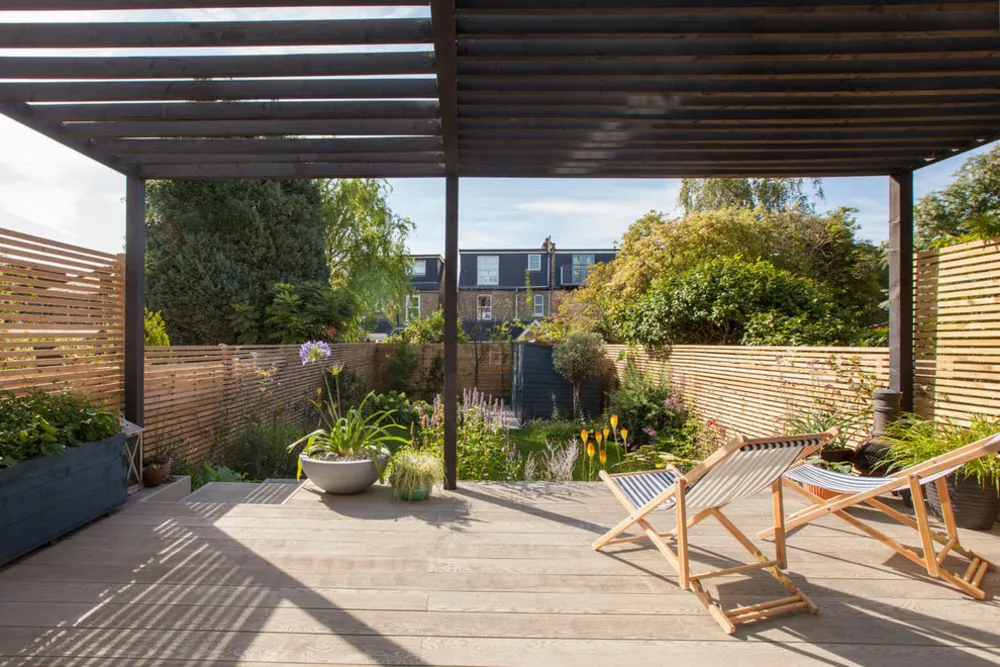 Giardino familiare con terrazza