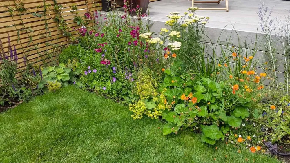 Giardino familiare con terrazza